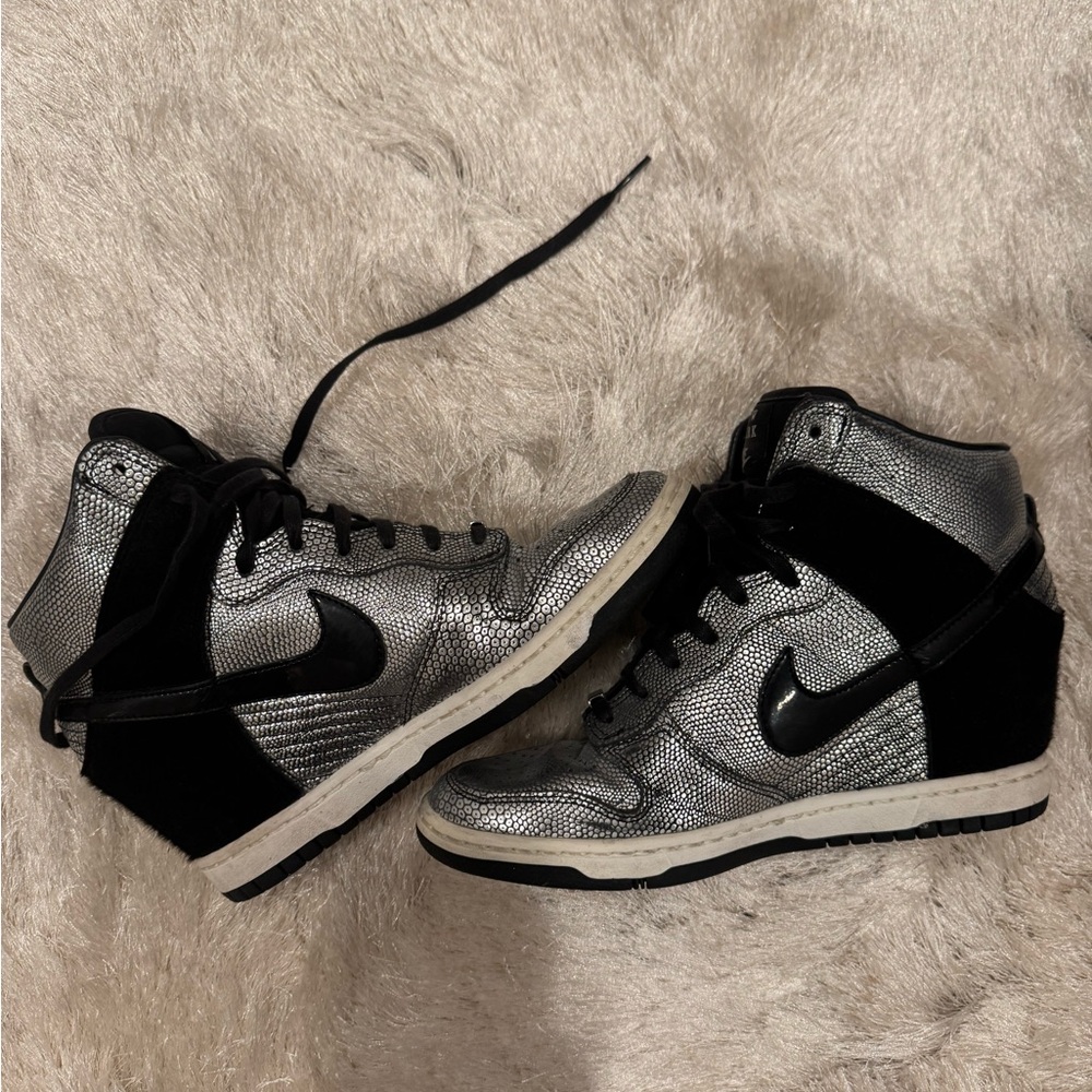 Nike Women's Metallic Silver and Black Sneakers